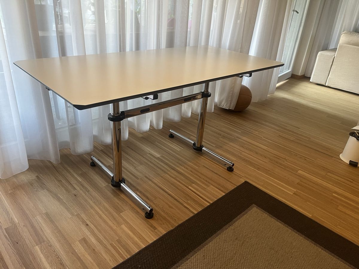 Schreibtische: USM Haller Tisch Kitos – Gebraucht aus Luzern von McSeiler