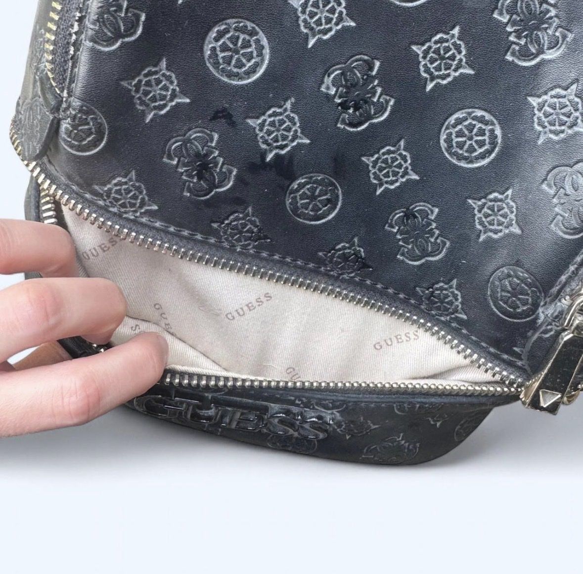 Guess Zaini: Guess mini backpack – Usato da Zug venduto da deelowdent 5