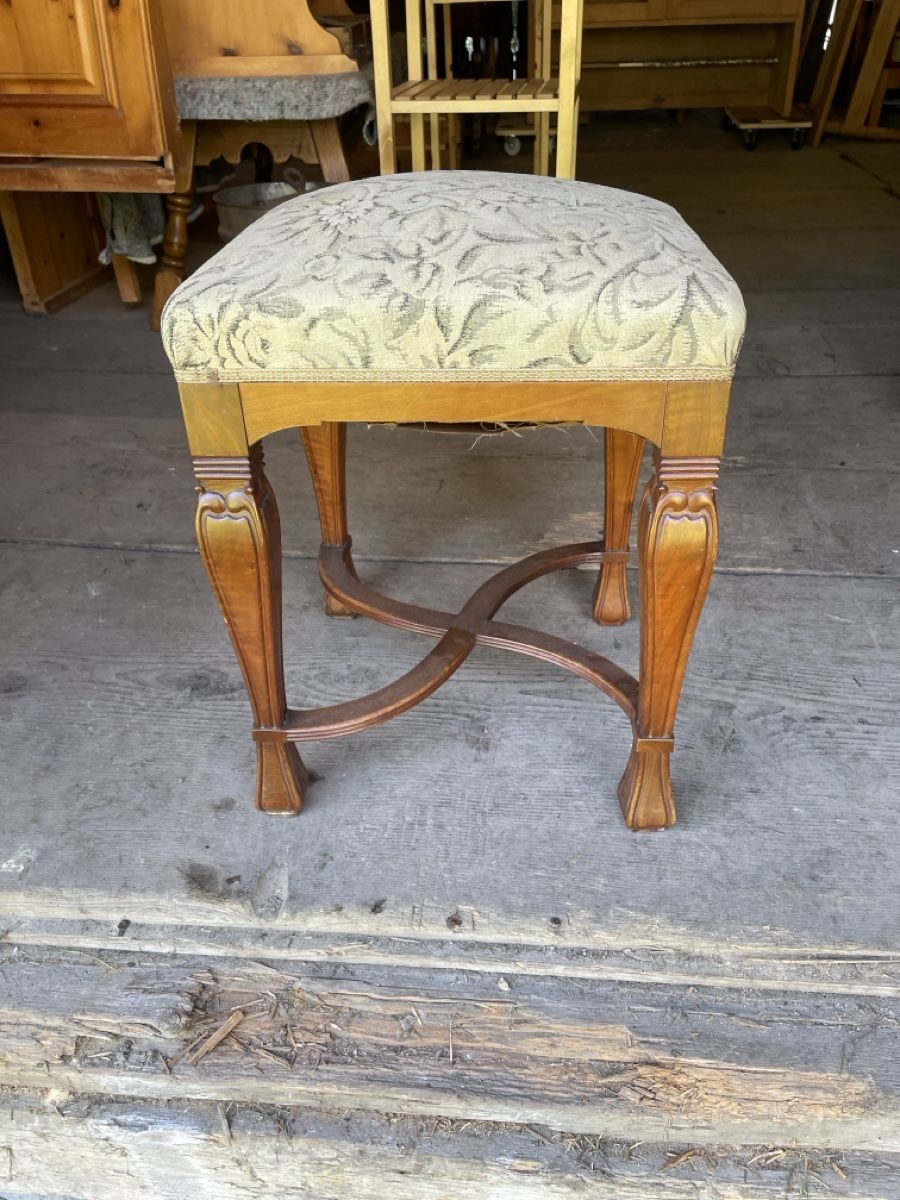 Sgabelli: Hocker Nussbaum – Usato da Almens venduto da bsundrix