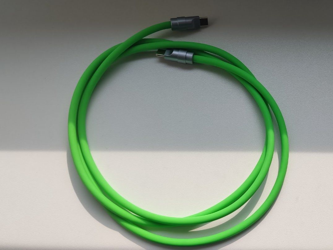 Cavi: Neon Green Silicone USB-C Cable – Usato da Romanshorn venduto da Rn222
