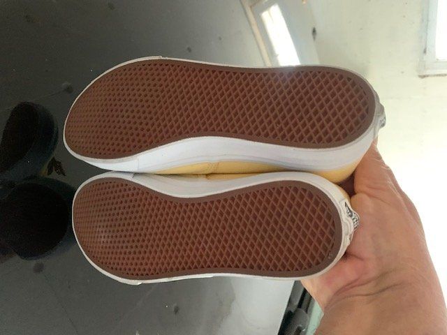 Vans Chaussures hommes: Vans sneakers top condition size 37 – D'occasion à Rossiniere par mar_h9d6 2