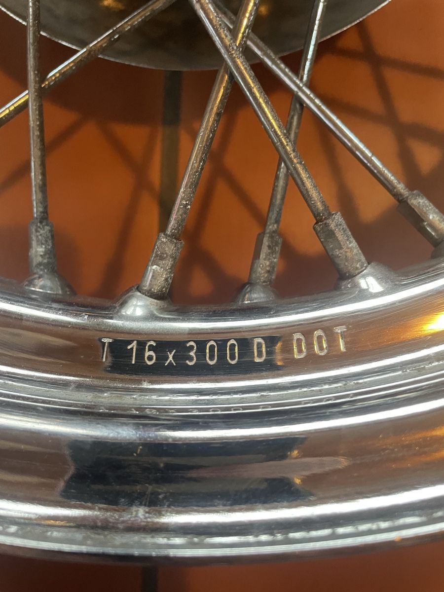 Harley-Davidson Cerchioni: 16 Zoll Harley Felge – Usato da Rüttenen venduto da Scaffolder81 2