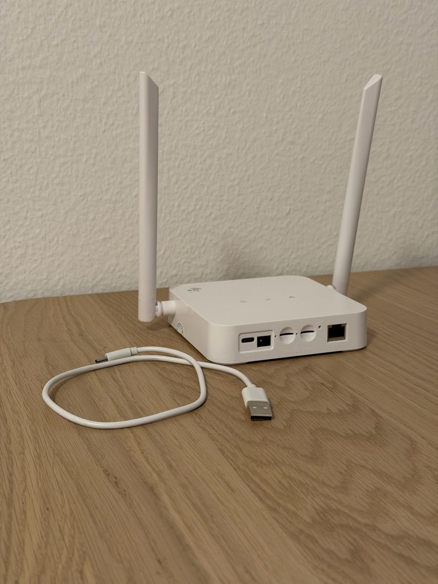 Modem & Router: 4G LTE WLAN Router mit SIM-Karten Slot & USB-C – Usato da Zürich venduto da fir_h2dn 1