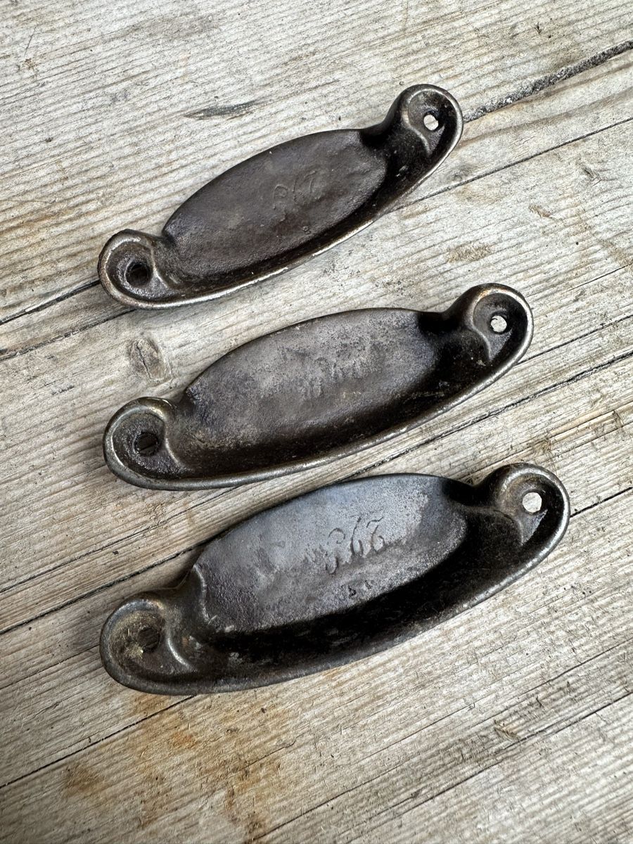 Quincaillerie: 3 Schubladen Griffe Gusseisen – D'occasion à Villmergen par Bezdupe 4