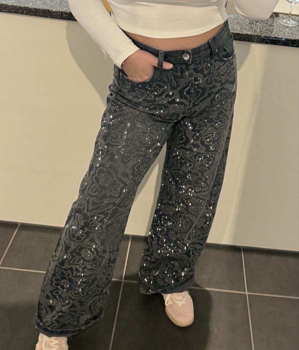 Zara Jeans: ZARA Jeans mit Glitzer-Muster – Usato da Zofingen venduto da sve_8l6g