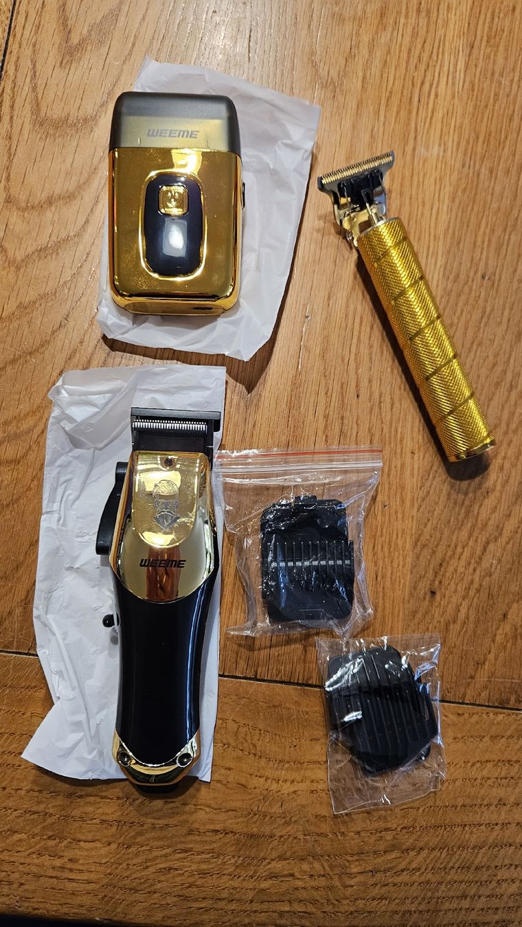 Prodotti per la cura & articoli per la pulizia: Set de tondeuses à barbe et à cheveux – Nuovo e nell'imballaggio originale da Bellevue venduto da tcheppe