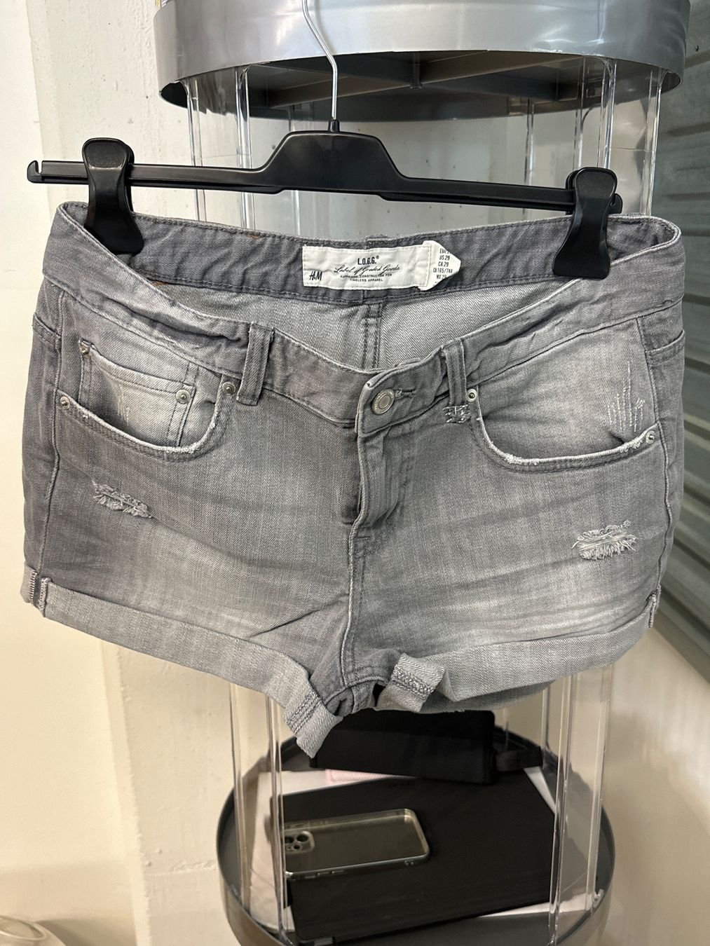 H&M Jeans: Jeans Hotpants H&M Grösse 29 – Usato da Bettwiesen venduto da Relux1