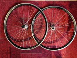 28" Radsatz/Laufräder - Tourenvelo Shimano Deore Naben, Neu!