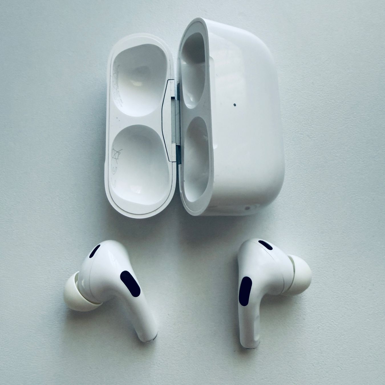 Apple Cuffie: Original Apple AirPods Pro 2, Lightning auf USB-C Kabel – Usato da Basel venduto da MY.AIRPODS.SHOP 2