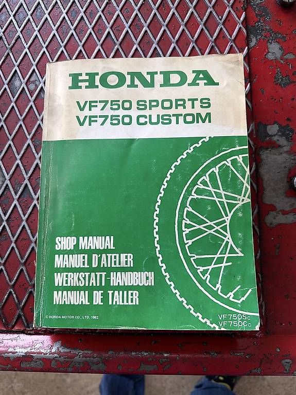 Honda Dokumente: Werkstatthandbuch Honda VF750 – Gebraucht aus Dättlikon von Becd