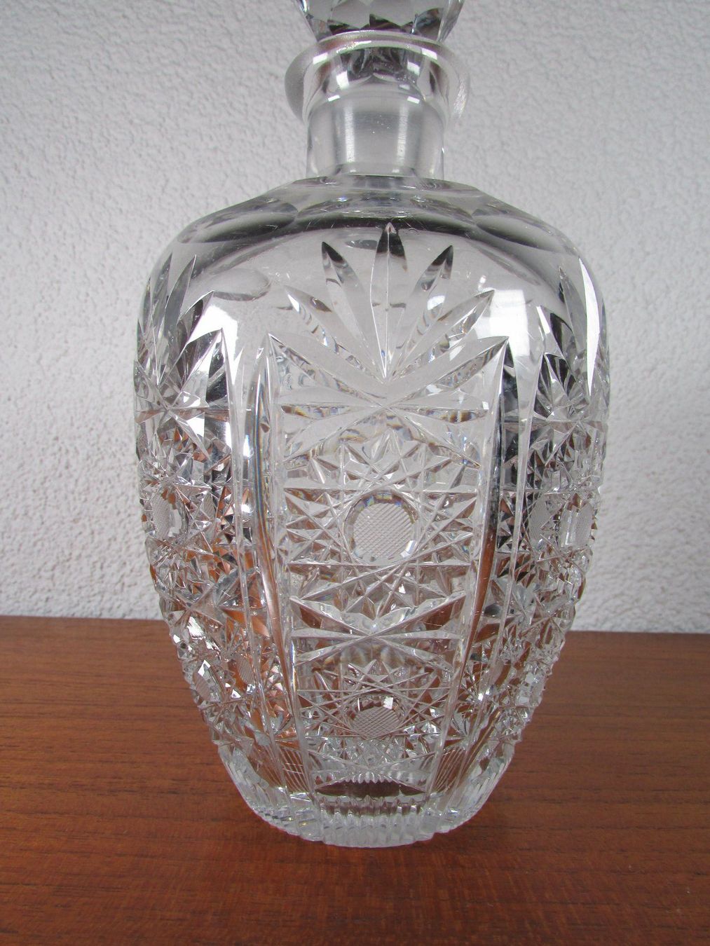 Karaffen: Handgeschliffene Mid Century Glaskaraffe Bleikristall 1960er – Gebraucht aus Ostermundigen von Zytrum 3