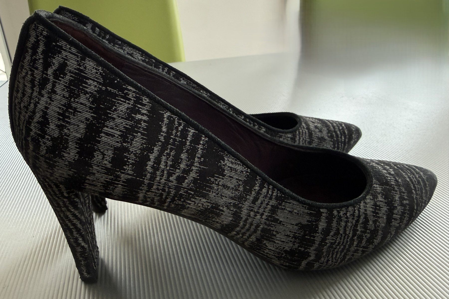 Stuart Weitzman Scarpe da donna: Stuart Weizman Pumps schwarz-silber, Grösse 37,5 – Usato da Wallisellen venduto da chr_s557 1