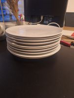 Teller, Gläser, Weingläser, Tassen