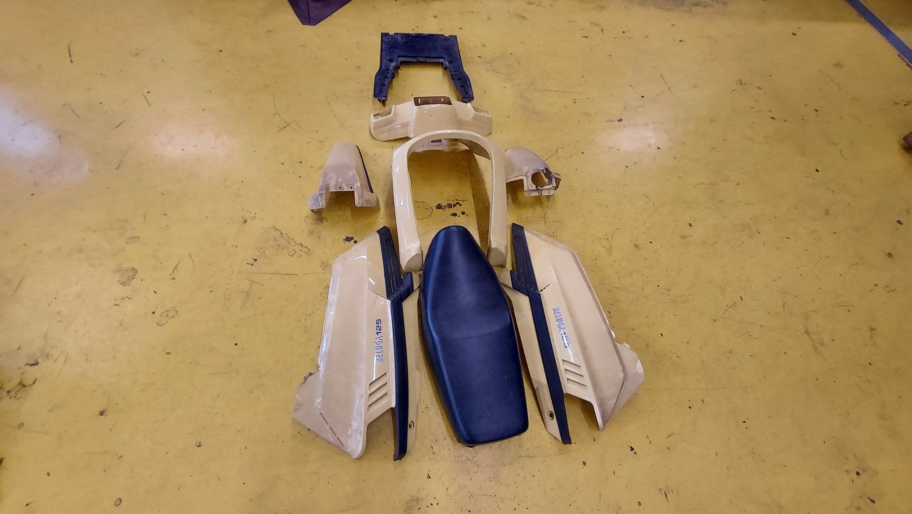 Alle Rollerersatzteile: Carénage Yamaha Beluga complet – Gebraucht aus Satigny von massimo-95