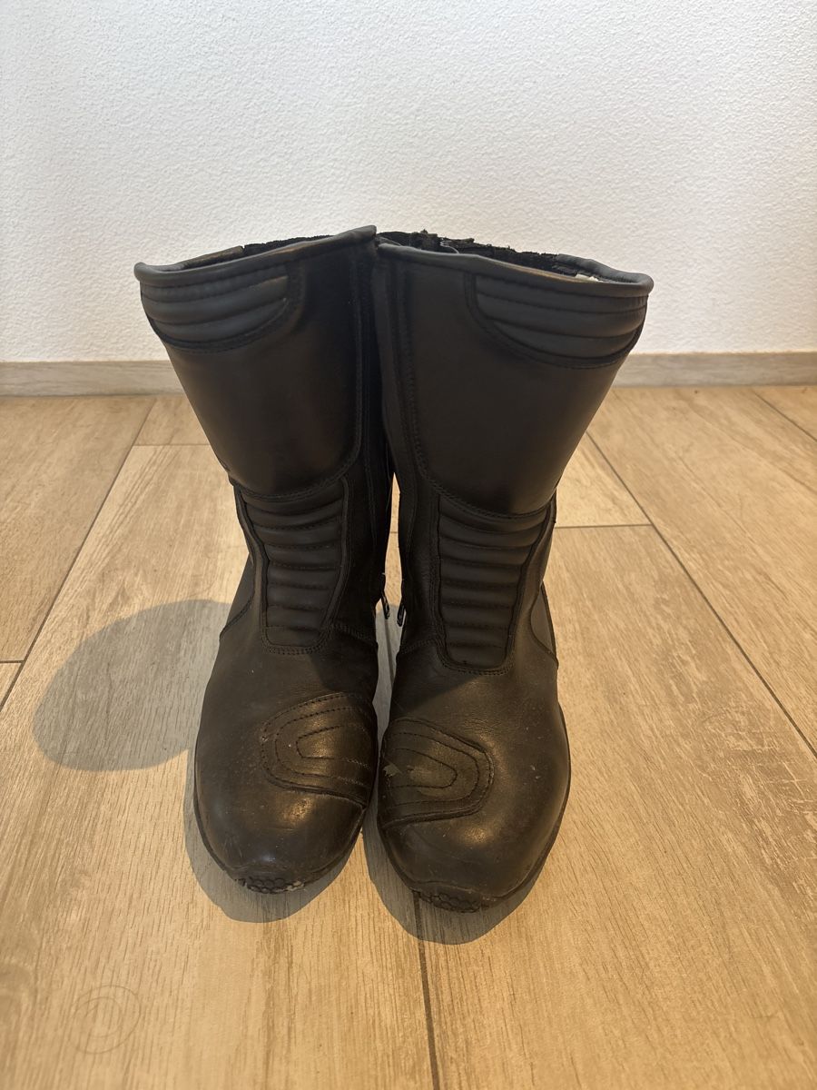 Scarpe da donna: Gebrauchte Motorradstiefel Gr.39, Schwarz – Usato da Feuerthalen venduto da geo_5dk5