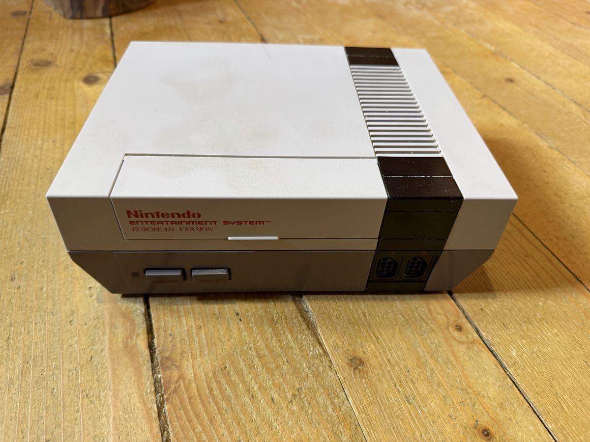Nintendo Konsolen: Nintendo NES – Defekt aus Brienz BE von soto718