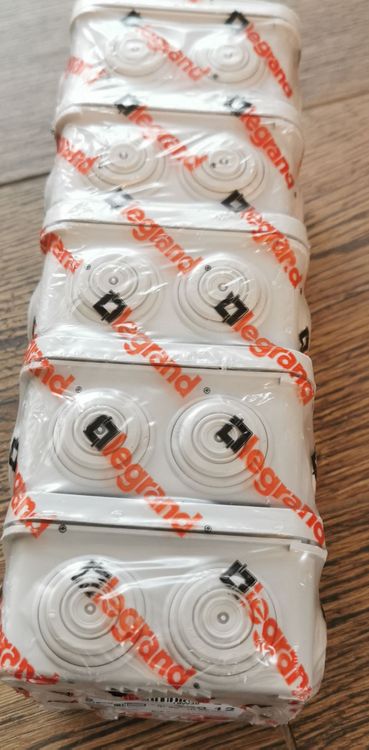 Legrand Plexo-Stecker 2P+T 16 A – Wasserdicht IP44, Für Innen/Außen, Kabelausgang Hinten, Grau