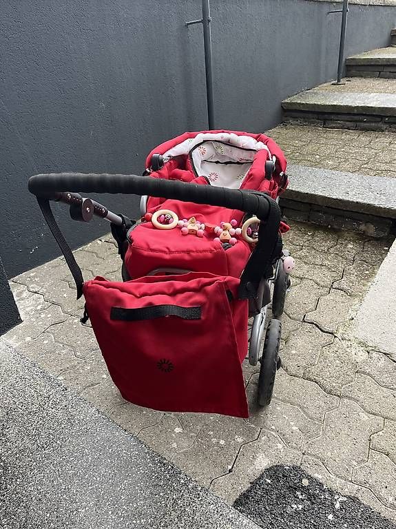 Voitures de poupées: Kinder Spiel-Kinderwagen – D'occasion à Binningen par Lumbatius 1