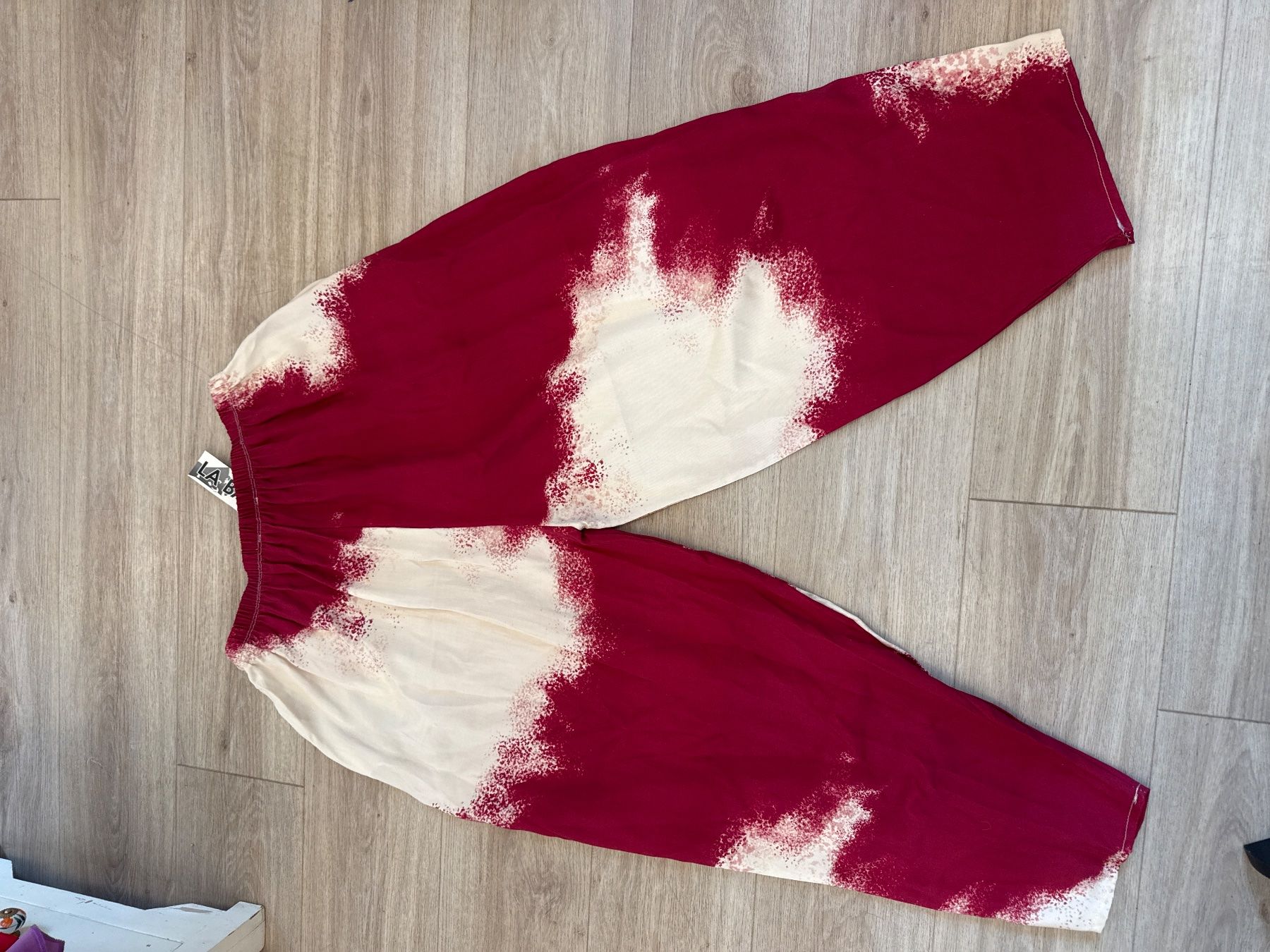 Pantaloni: Weite Hose mit weissem Muster, Gr. Onesize leicht, S... – Nuovo e nell'imballaggio originale da Schöfflisdorf venduto da blo_g87m 1