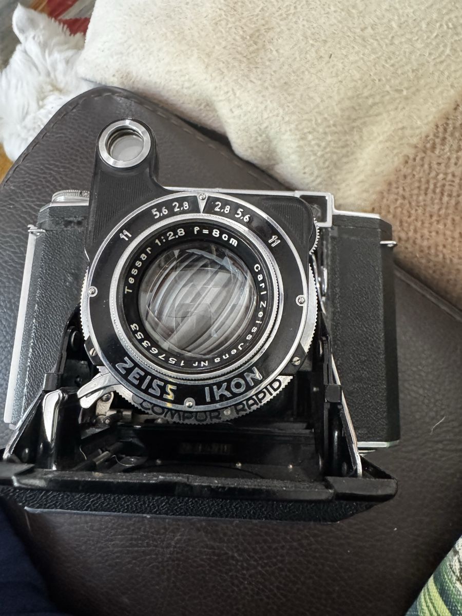 Zeiss Fotocamera: Magnifique Zeiss super Ikonta – Nuovo (secondo la descrizione) da Bussigny venduto da ber_8wf2 1