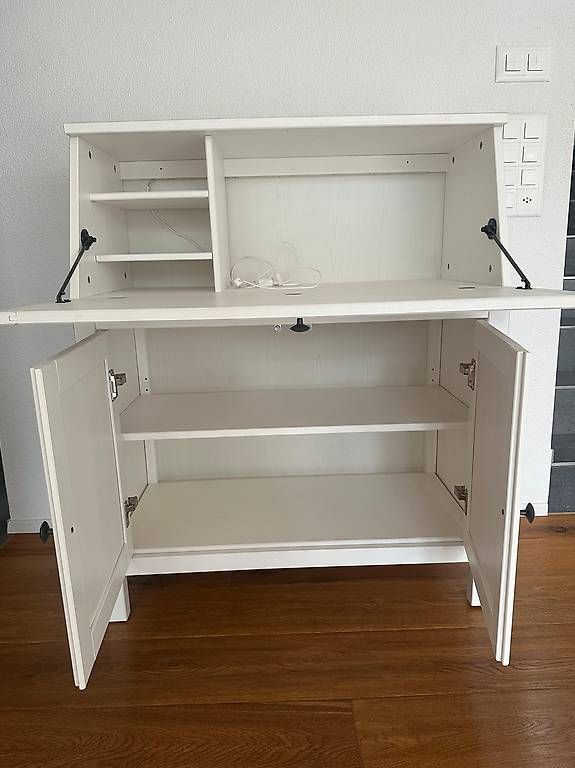 Scrivanie: Hemnes Sekretär  – Usato da Künten venduto da Palaleitos 2