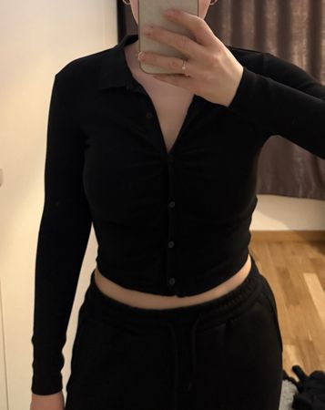 Schwarzes Langarm-Top mit Knöpfen - Grösse S/36 neu! (53)