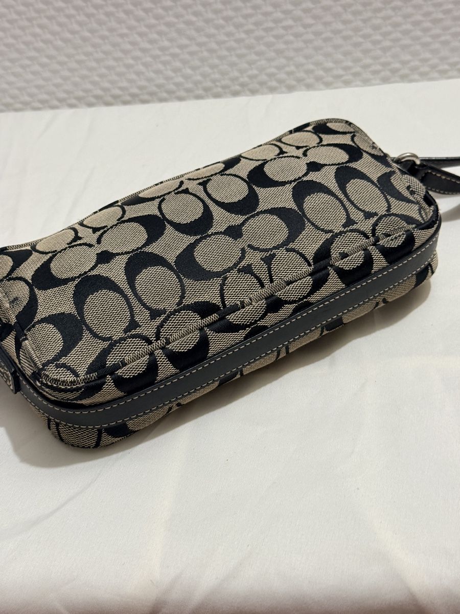Coach Taschen für Damen: Y2K Coach Mini Camera Bag Crossbody – Gebraucht aus Geneve von DarlingVintage 6