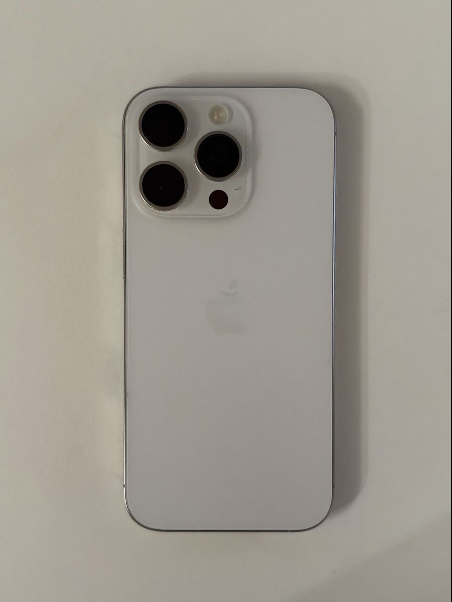 Apple Telefoni cellulari / Smartphones: Apple iPhone 16 Pro 128GB White Titanium – Usato da Zürich venduto da annina.n95t 1