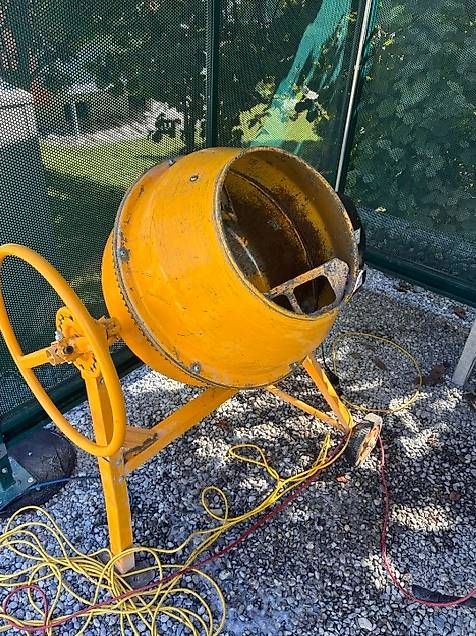 Tutte le macchine: Betonmischer – Usato da Thalwil venduto da Trainspotter