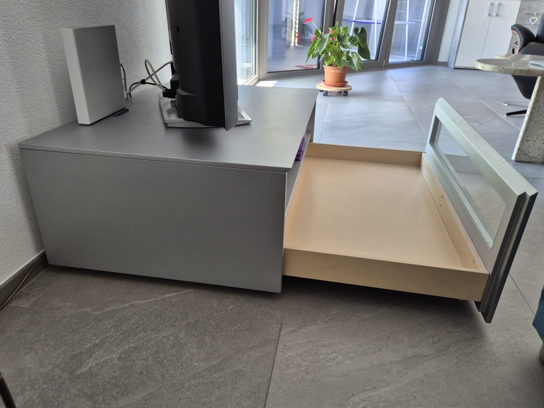 Mobili TV: Mobile porta TV – Usato da Biasca venduto da LorisF. 4