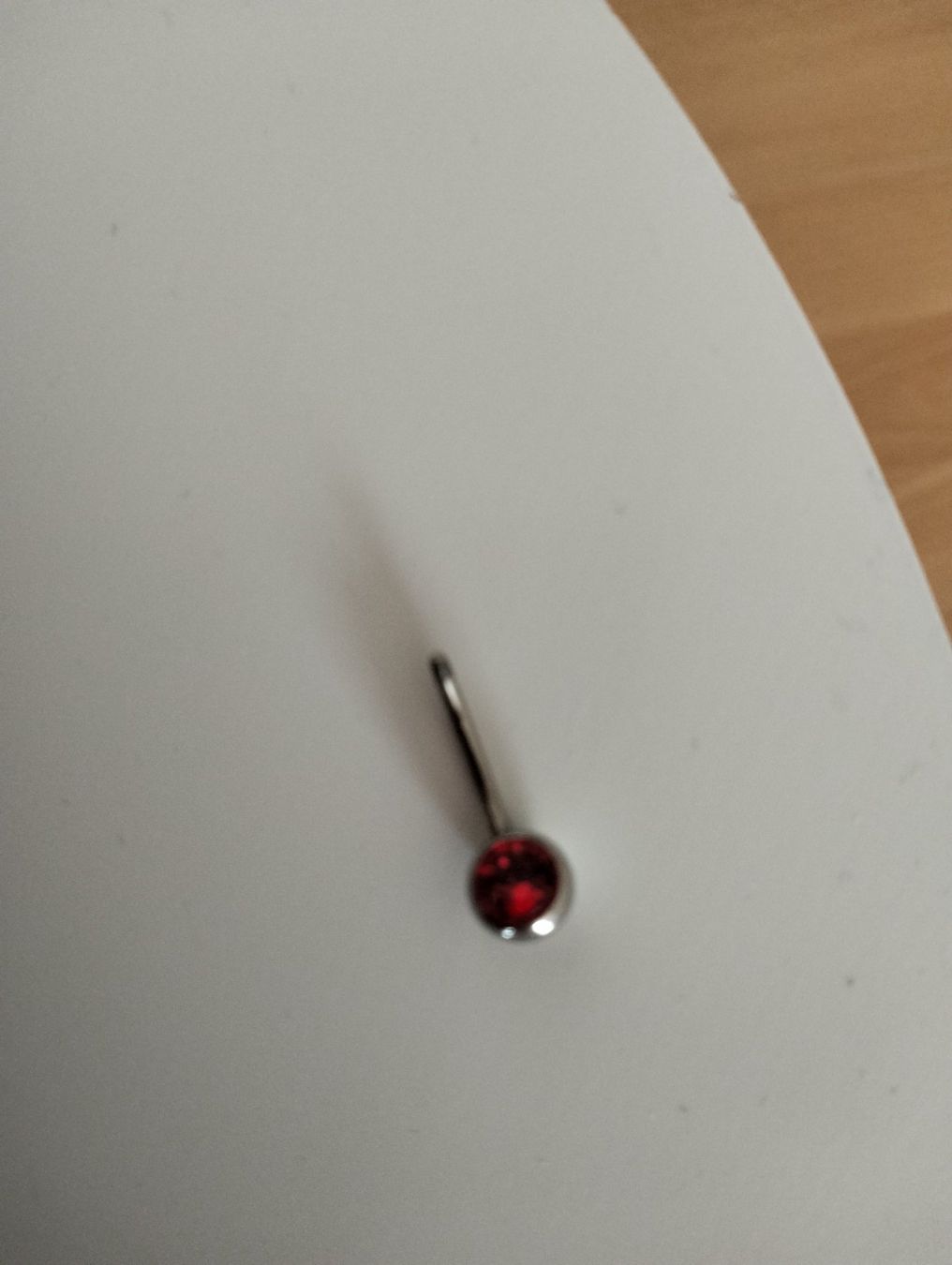 Gioielli per piercing: Bauchpiercing rot (ohne Verschluss) – Usato da Rickenbach b. Wil venduto da lilagirl