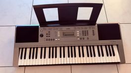 Yamaha PSR-E353 Keyboard + E-Piano-Ständer von Euromet