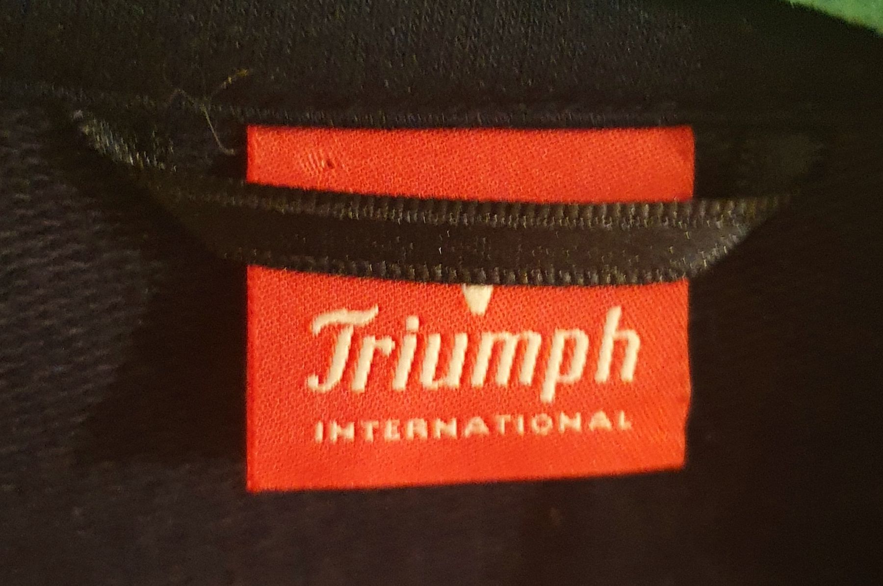 Giacche: Triumph Relaxjacke Grösse 40 Dunkelblau – Usato da Zürich venduto da Philotimo 2