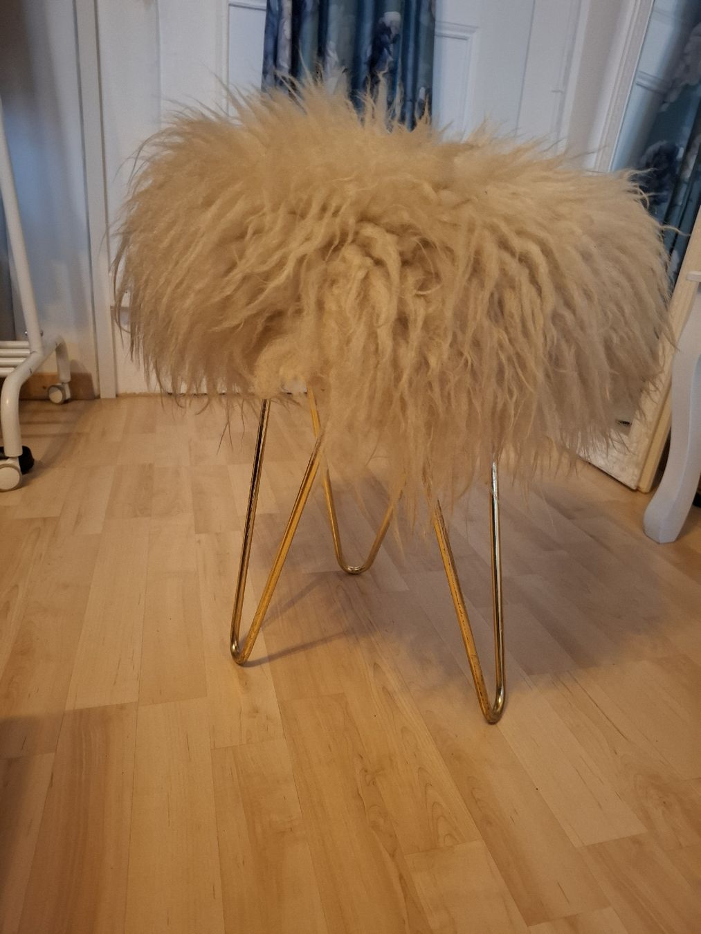 Sgabelli: Vintage Fellhocker – Usato da Bern venduto da Belverdere21 2