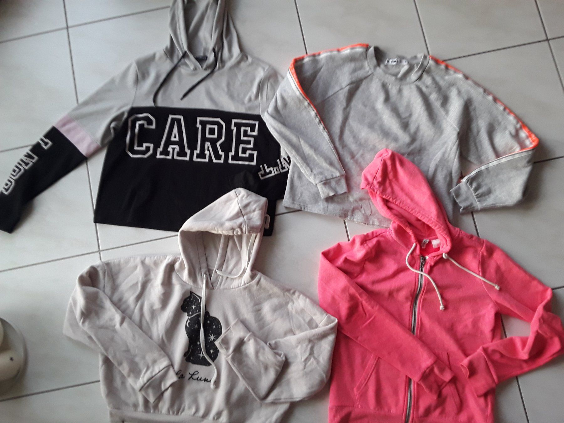 Maglioni & Felpe: 4er Set: Lässige Hoodies/Pullis – Usato da Heimberg venduto da Samprof