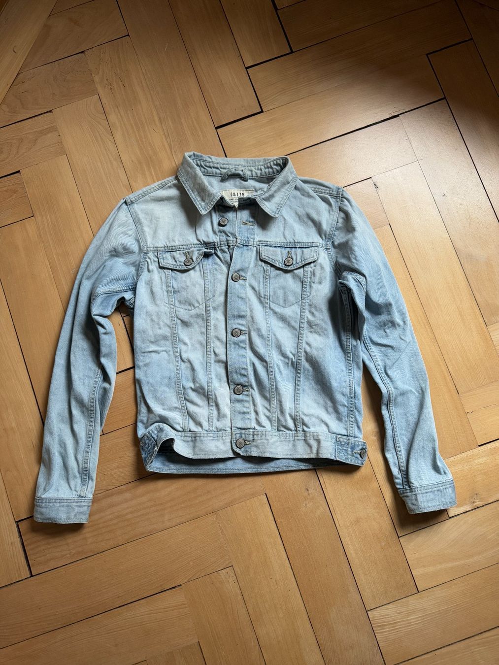 Jack & Jones Jacken: JACK & JONES - Jeansjacke hellblau L – Gebraucht aus Zürich von Diazaio