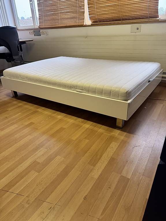 Letti: Komplett Bett von Möbel Phster – Usato da Frauenfeld venduto da KelvinG 1