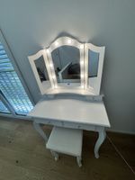 Schminktisch Lea mit Hocker & LED – Weiss – Top Zustand