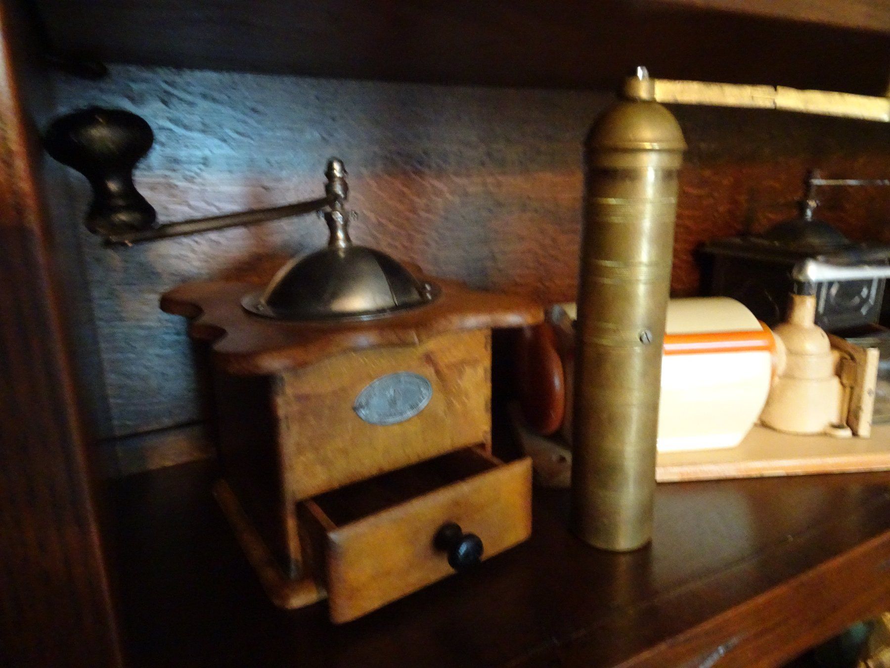 Elettrodomestici da cucina: Sammlung von 5 alten Kaffeemühlen – Usato da Vitznau venduto da Mina60 7