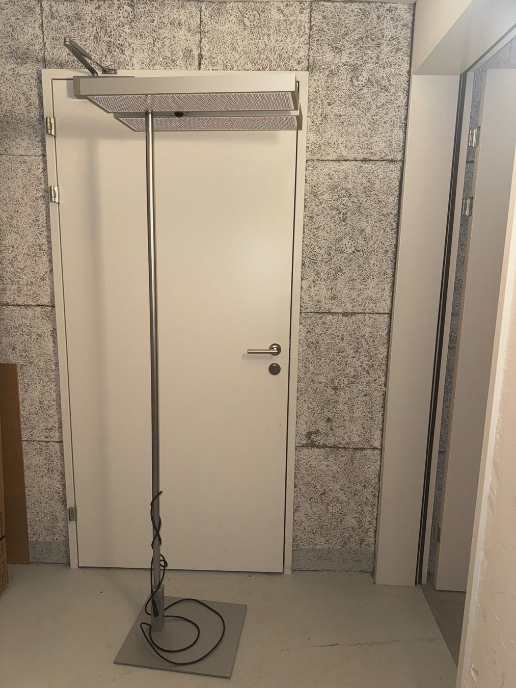 Lampade: Stehlampe zu verkaufen – Usato da Zürich venduto da mar_pfc7