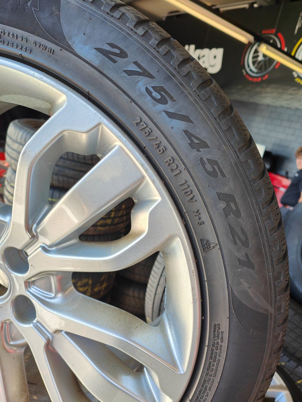 Land Rover Pneumatici & Ruote complete: Range Rover Sport Winterräder – Usato da Oberengstringen venduto da Reifen-Lagerverkauf 1