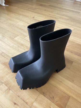 Balenciaga Trooper EU 38 black