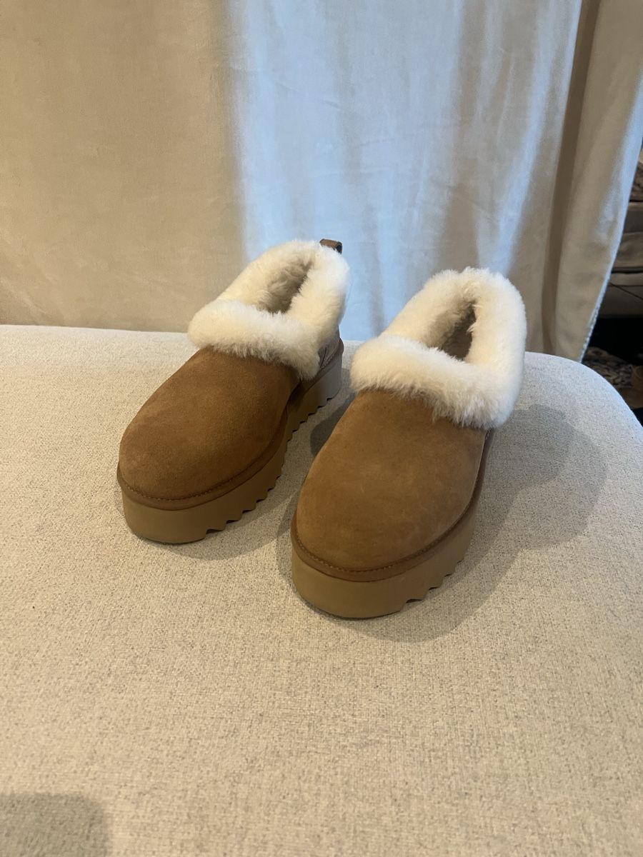 Ugg Scarpe da donna: UGG Plateau-Mules TAZZELLE gefüttert Grösse EU 40 – Nuovo (secondo la descrizione) da Horgen venduto da Ram78 1