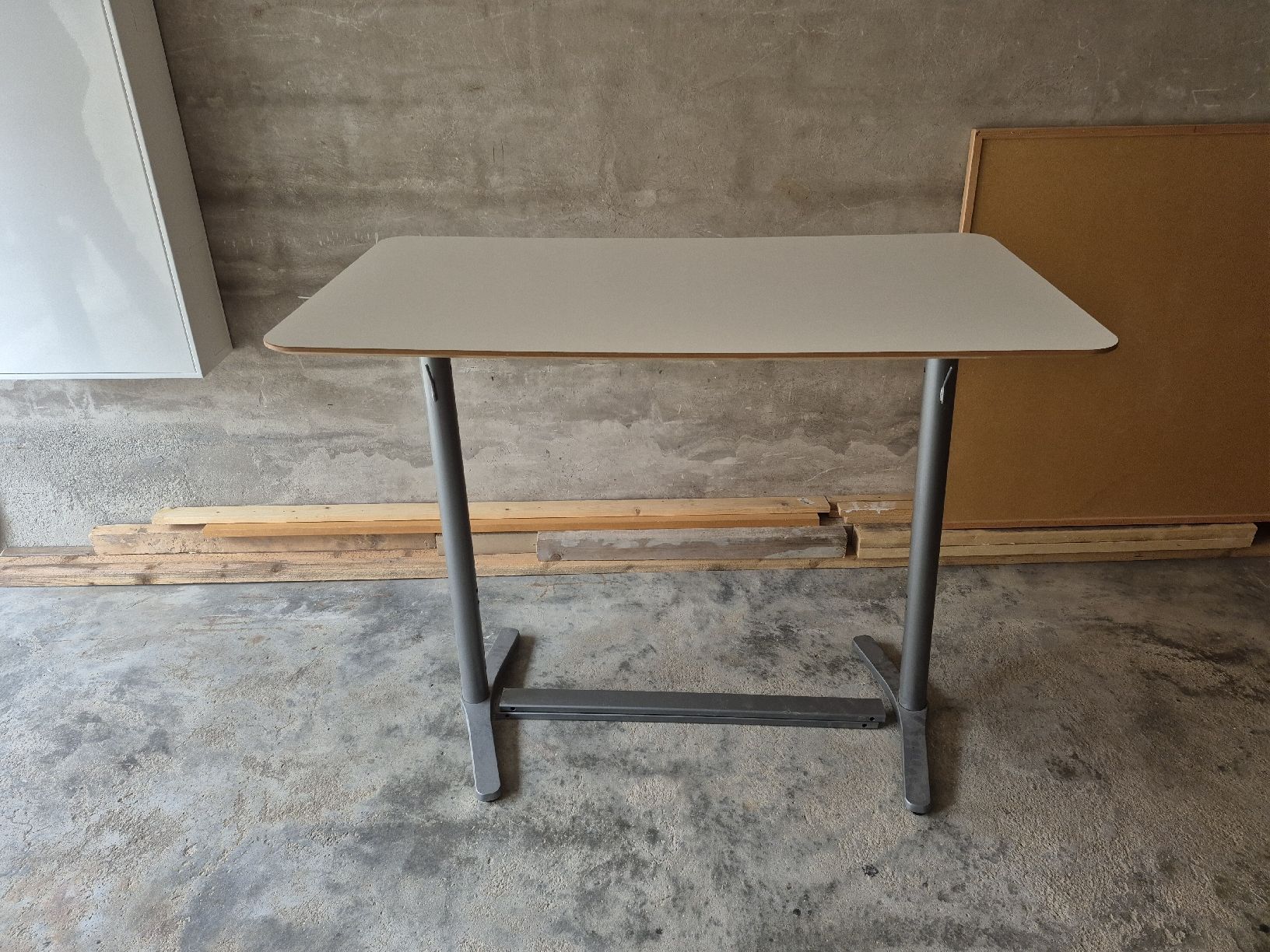Tavoli: Table haute Ikea – Usato da Diesse venduto da jea_tel7