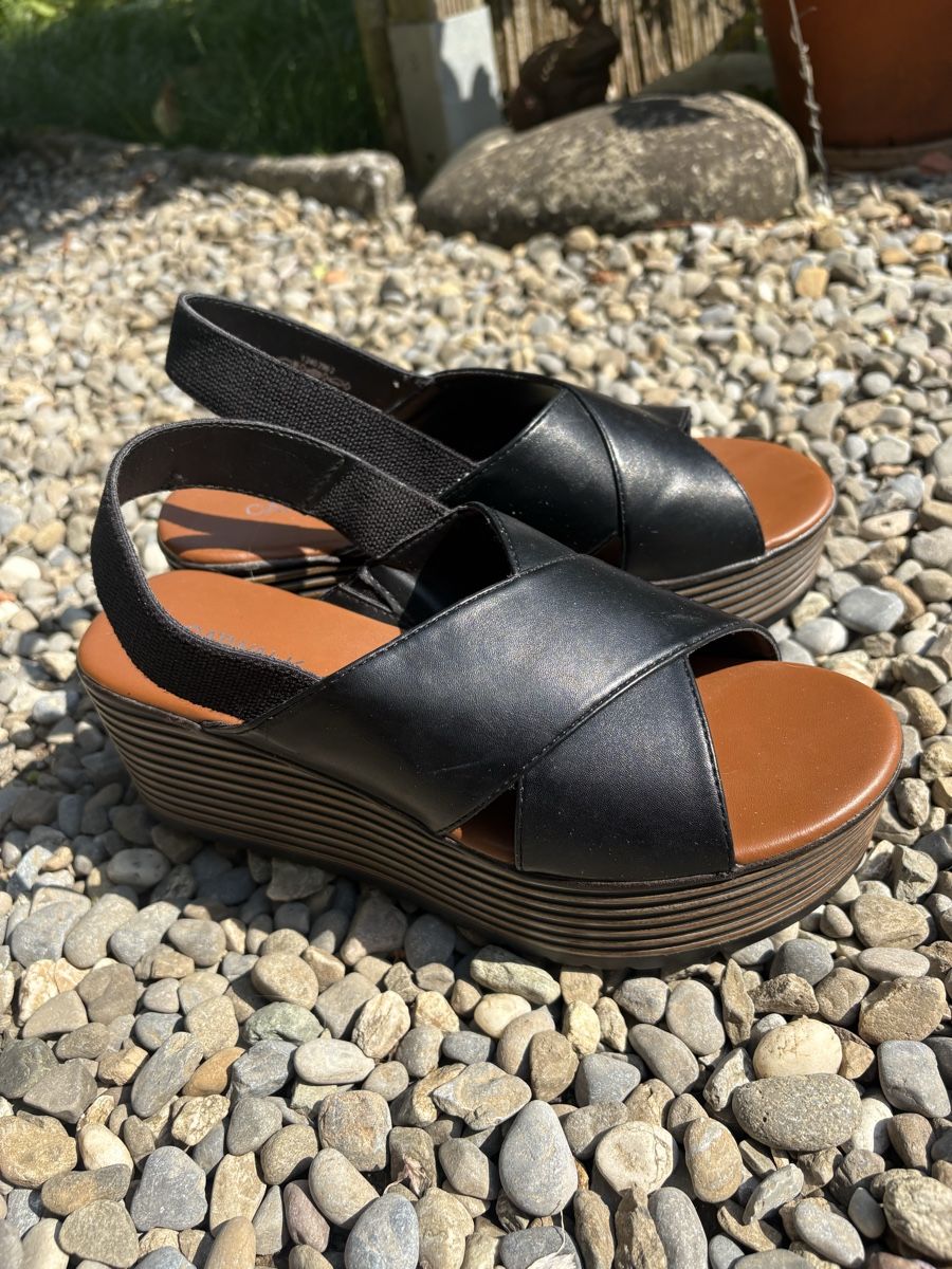Damenschuhe: Sandalen Gr. 38 – Gebraucht aus Baden von jdif