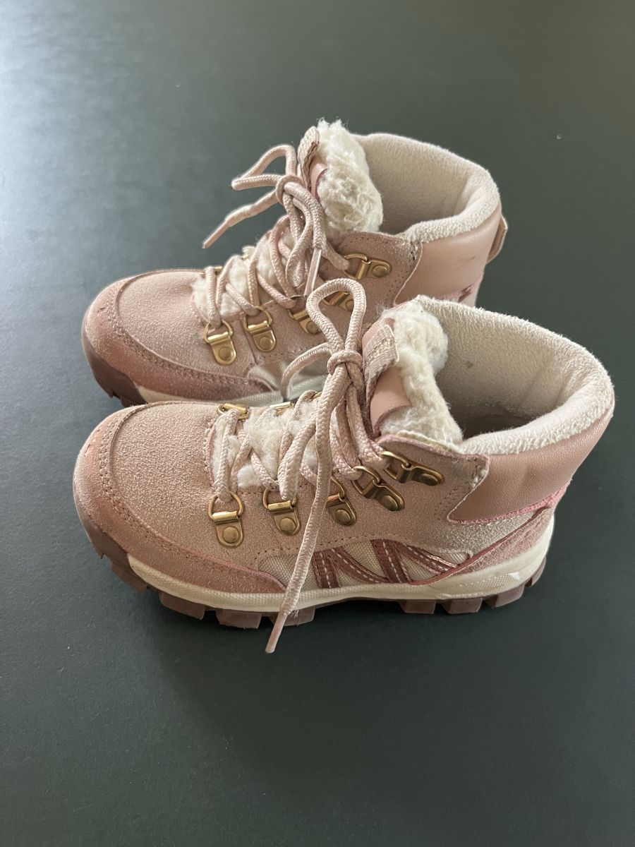 Next Chaussures filles: Next Winterstiefel  – D'occasion à Zürich par sabirones 1