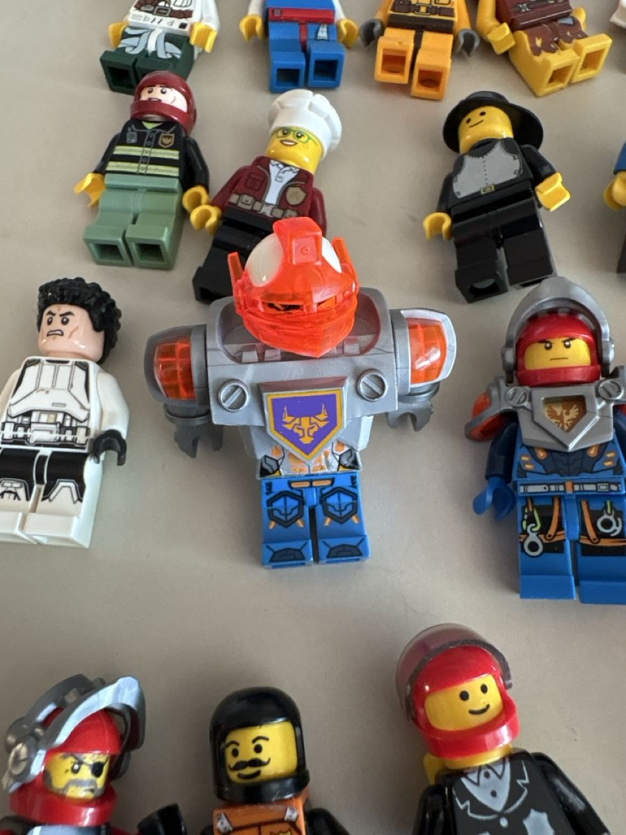 Lego Kit di costruzioni: 105 Lego Figuren, Sammlung ab Platz – Usato da Uster venduto da Carpenter1 4