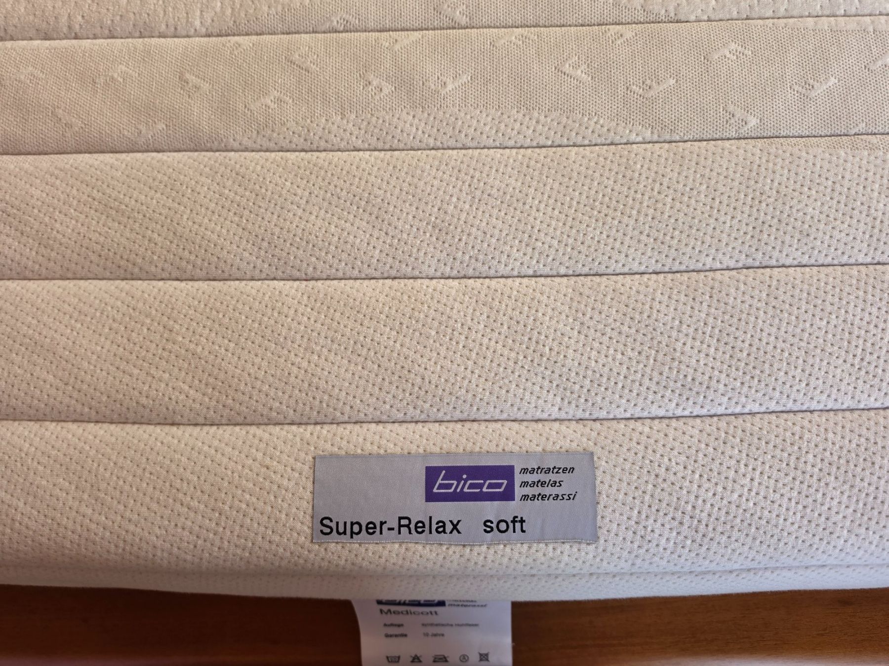 Pfister Letti: Lit double avec sommier et matelas – Usato da St-Blaise venduto da Tsvcb 4