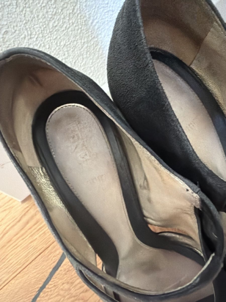 Fendi Scarpe da donna: Fendi Black Suede Peep Toe - Size 37.5 – Usato da Stallikon venduto da RTagel 2