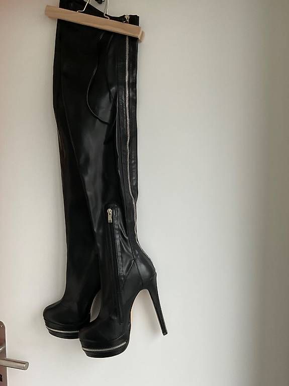 Scarpe da donna: Overknees Plateaustiefel GR 38 – Usato da Erlinsbach SO venduto da Adica